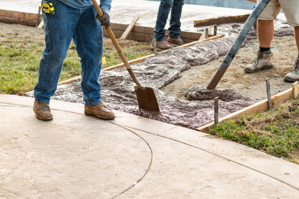 Best Concrete Walkway Installation  in North Lindenhurst, NY